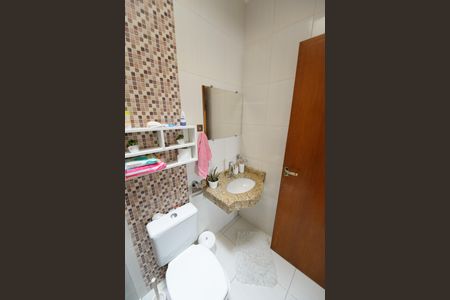 Casa para alugar com 207m², 2 quartos e 2 vagas Casa para alugar com 207m², 2 quartos e 2 vagasBanheiro Social