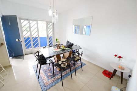 Casa para alugar com 207m², 2 quartos e 2 vagas Casa para alugar com 207m², 2 quartos e 2 vagasCopa