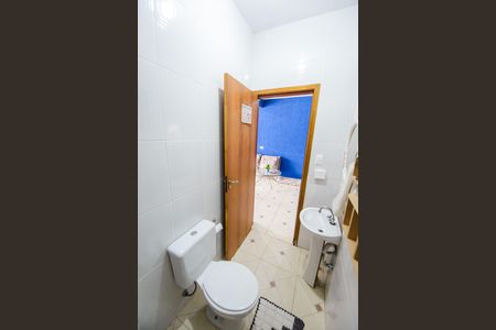 Casa para alugar com 207m², 2 quartos e 2 vagas Casa para alugar com 207m², 2 quartos e 2 vagasBanheiro de serviço