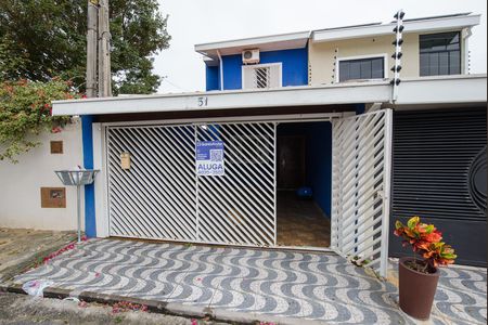 Casa para alugar com 207m², 2 quartos e 2 vagas Casa para alugar com 207m², 2 quartos e 2 vagasFachada da Casa