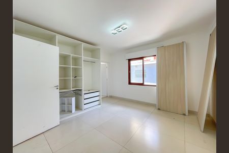 Casa à venda com 320m², 3 quartos e 4 vagasSuíte 3