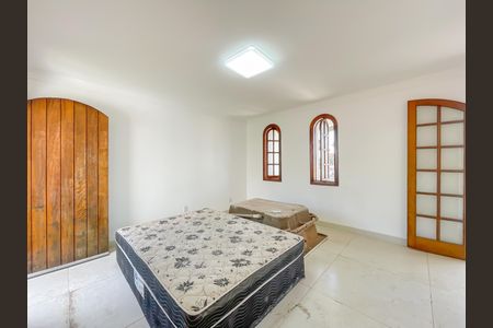 Casa à venda com 320m², 3 quartos e 4 vagasSuíte 1