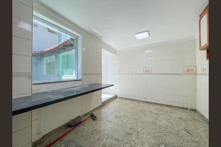Casa à venda com 320m², 3 quartos e 4 vagasCozinha
