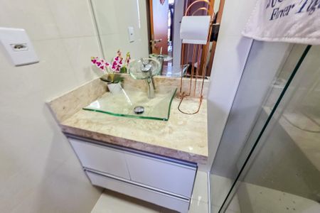 Apartamento para alugar com 55m², 2 quartos e 2 vagas Apartamento para alugar com 55m², 2 quartos e 2 vagasBanheiro