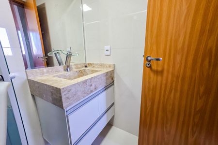 Apartamento para alugar com 55m², 2 quartos e 2 vagas Apartamento para alugar com 55m², 2 quartos e 2 vagasBanheiro da Suíte