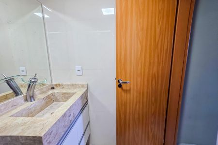Apartamento para alugar com 55m², 2 quartos e 2 vagas Apartamento para alugar com 55m², 2 quartos e 2 vagasBanheiro da Suíte