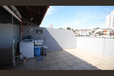Apartamento à venda com 72m², 2 quartos e 1 vagaÁrea de Serviço