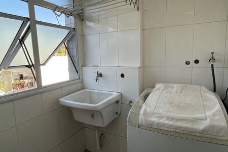 Apartamento para alugar com 130m², 3 quartos e 1 vagaÁrea de Serviço