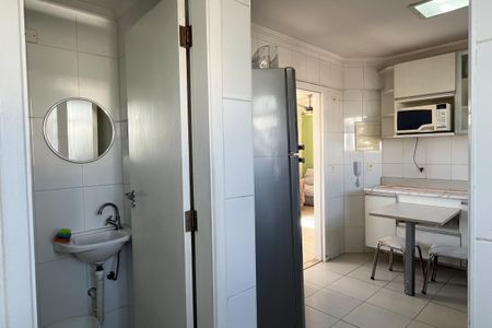 Apartamento para alugar com 130m², 3 quartos e 1 vagaÁrea de Serviço