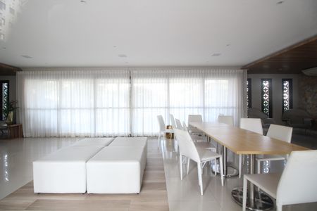 Apartamento à venda com 77m², 3 quartos e 1 vagaÁrea Comum