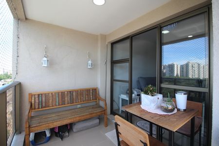 Apartamento à venda com 77m², 3 quartos e 1 vagaSala - Varanda