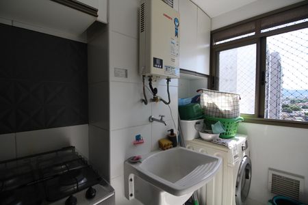 Apartamento à venda com 77m², 3 quartos e 1 vagaÁrea de Serviço