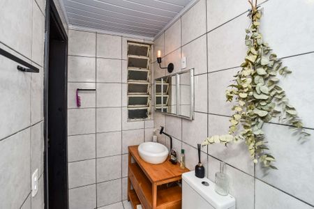 Banheiro de apartamento para alugar com 1 quarto, 50m² em Vila Jardim, Porto Alegre