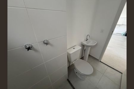 Banheiro de apartamento para alugar com 2 quartos, 42m² em Cidade Antônio Estêvão de Carvalho, São Paulo
