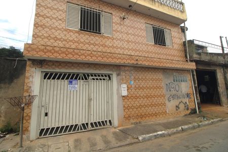 Casa à venda com 120m², 2 quartos e 1 vagaFachada