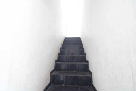 Casa à venda com 120m², 2 quartos e 1 vagaEscada / entrada