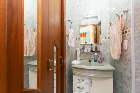 Apartamento à venda com 51m², 2 quartos e 1 vaga Apartamento à venda com 51m², 2 quartos e 1 vagaBanheiro - Lavatório