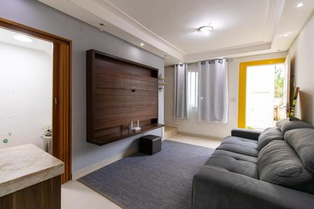 Sala de casa de condomínio para alugar com 2 quartos, 69m² em Jardim Arco-iris, Cotia