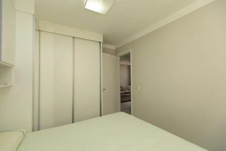 QUARTO 1 de apartamento à venda com 2 quartos, 45m² em Fazenda Santa Cândida, Campinas