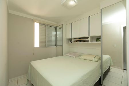 QUARTO 1 de apartamento à venda com 2 quartos, 45m² em Fazenda Santa Cândida, Campinas