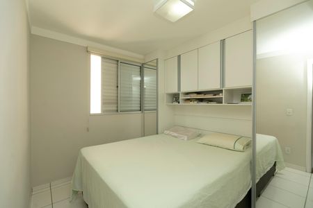 QUARTO 1 de apartamento à venda com 2 quartos, 45m² em Fazenda Santa Cândida, Campinas
