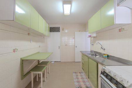 Apartamento à venda com 114m², 4 quartos e 1 vaga Apartamento à venda com 114m², 4 quartos e 1 vagaCozinha