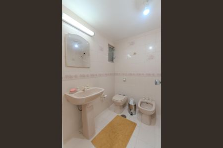 Apartamento à venda com 114m², 4 quartos e 1 vaga Apartamento à venda com 114m², 4 quartos e 1 vagaBanheiro 1