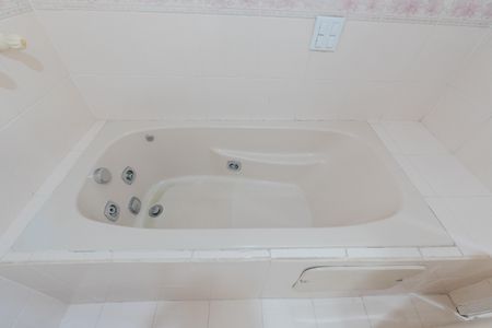 Apartamento à venda com 114m², 4 quartos e 1 vaga Apartamento à venda com 114m², 4 quartos e 1 vagaBanheiro 1