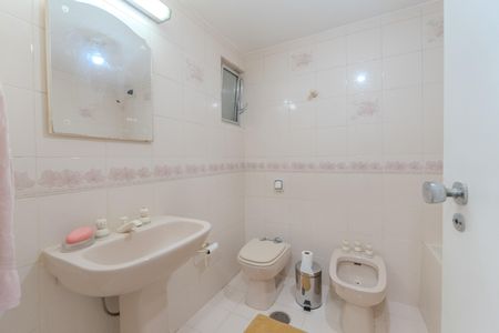 Apartamento à venda com 114m², 4 quartos e 1 vaga Apartamento à venda com 114m², 4 quartos e 1 vagaBanheiro 1