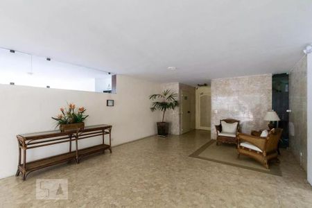 Apartamento à venda com 114m², 4 quartos e 1 vaga Apartamento à venda com 114m², 4 quartos e 1 vagaHall de entrada