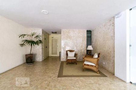 Apartamento à venda com 114m², 4 quartos e 1 vaga Apartamento à venda com 114m², 4 quartos e 1 vagaHall de entrada