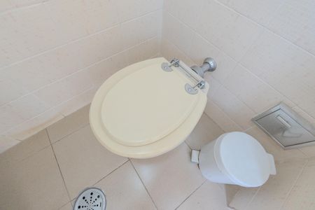 Apartamento à venda com 114m², 4 quartos e 1 vaga Apartamento à venda com 114m², 4 quartos e 1 vagaBanheiro de serviço