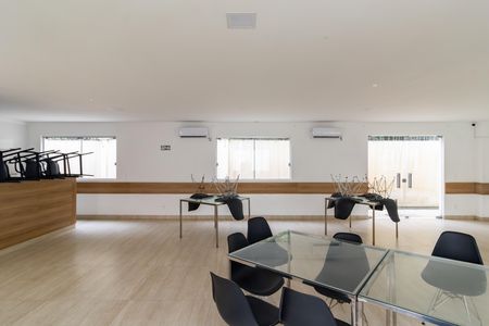 Apartamento para alugar com 42m², 2 quartos e 1 vagaÁrea comum - Salão de festas