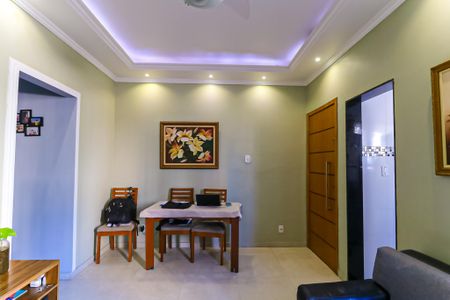 Apartamento para alugar com 65m², 2 quartos e 1 vagaSala