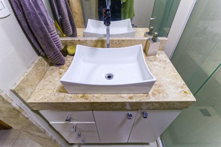 Apartamento para alugar com 65m², 2 quartos e 1 vagaBanheiro