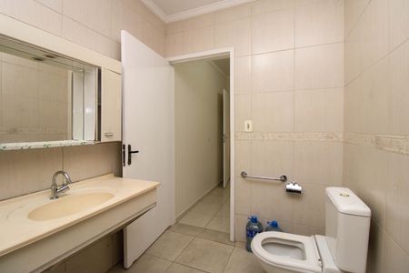 Casa para alugar com 200m², 5 quartos e 2 vagas Casa para alugar com 200m², 5 quartos e 2 vagasBanheiro Suíte 4