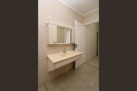 Casa para alugar com 200m², 5 quartos e 2 vagas Casa para alugar com 200m², 5 quartos e 2 vagasBanheiro Suíte 4