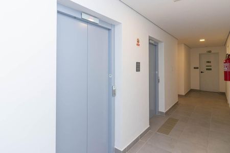 Apartamento para alugar com 33m², 2 quartos e sem vaga Apartamento para alugar com 33m², 2 quartos e sem vagaElevadores