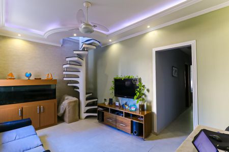 Apartamento à venda com 122m², 2 quartos e 1 vagaSala