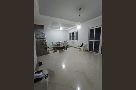 Casa de condomínio à venda com 280m², 3 quartos e 2 vagas Casa de condomínio à venda com 280m², 3 quartos e 2 vagasSala