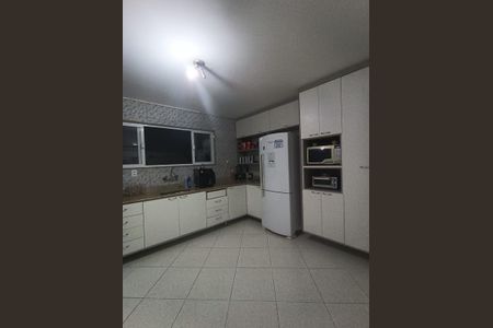 Casa de condomínio à venda com 280m², 3 quartos e 2 vagas Casa de condomínio à venda com 280m², 3 quartos e 2 vagasCozinha