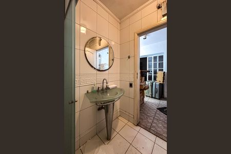 Casa à venda com 319m², 3 quartos e 1 vaga Casa à venda com 319m², 3 quartos e 1 vagaBanheiro externo