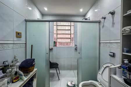 Casa à venda com 319m², 3 quartos e 1 vaga Casa à venda com 319m², 3 quartos e 1 vagaBanheiro