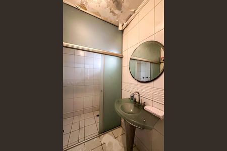 Casa à venda com 319m², 3 quartos e 1 vaga Casa à venda com 319m², 3 quartos e 1 vagaBanheiro externo