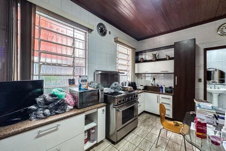 Casa à venda com 319m², 3 quartos e 1 vaga Casa à venda com 319m², 3 quartos e 1 vagaCozinha