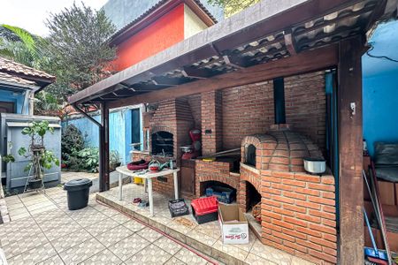 Casa à venda com 319m², 3 quartos e 1 vaga Casa à venda com 319m², 3 quartos e 1 vagaChurrasqueira