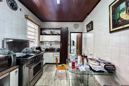 Casa à venda com 319m², 3 quartos e 1 vaga Casa à venda com 319m², 3 quartos e 1 vagaCozinha