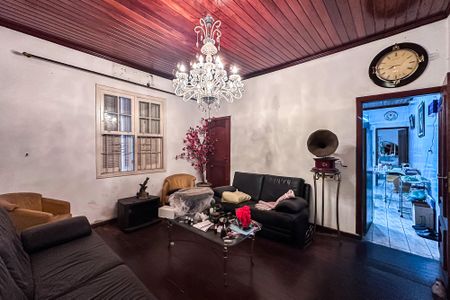 Casa à venda com 319m², 3 quartos e 1 vaga Casa à venda com 319m², 3 quartos e 1 vagaSala