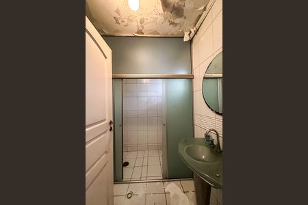 Casa à venda com 319m², 3 quartos e 1 vaga Casa à venda com 319m², 3 quartos e 1 vagaBanheiro externo