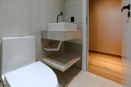 Casa para alugar com 130m², 2 quartos e 3 vagas Casa para alugar com 130m², 2 quartos e 3 vagasBanheiro - Quarto 2 - Suíte